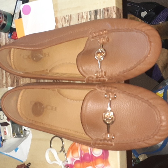 COACH LEATHER SLIP ON FLATS MINT CONDITION - Picture 2 of 7